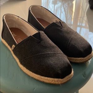 TOMS espadrille flate